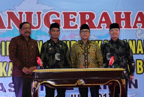 Foto beresama, Medikbud, Ketua MPR RI, Plt. Gubernur Bengkulu dan Bupati bengkulu Utara