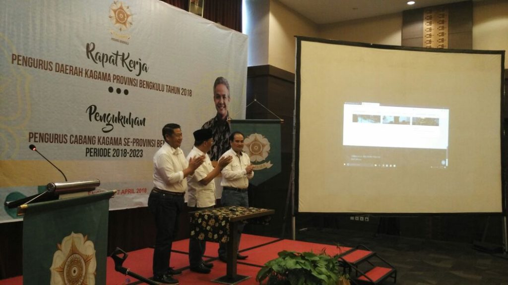 Ketua Kagama Bengkulu Dr. H. Rohidin Mersyah, M.MA saat melaunching website Kagama