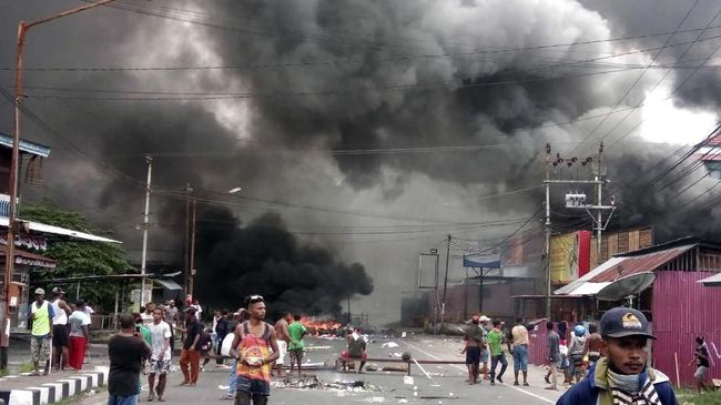 Kerusuhan Pecah di Fakfak Papua Barat, Pasar Tumburuni Dibakar