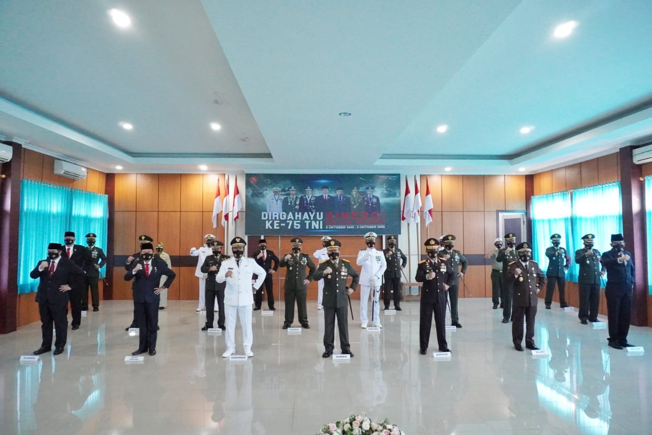 Di HUT ke-75 TNI, Plt Gubernur Dedy Sampaikan Apresiasi atas Sinergi TNI Selama Ini
