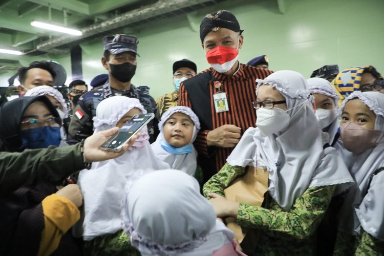 Menarik! Vaksinasi Anak di kota Semarang Dilaksanakan di Atas Kapal Perang