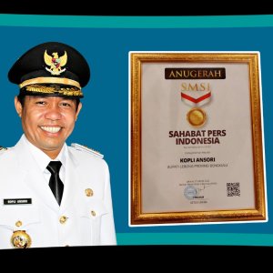 Bupati Lebong Mendapat Anugerah “Sahabat Pers Indonesia” dari SMSI Pusat