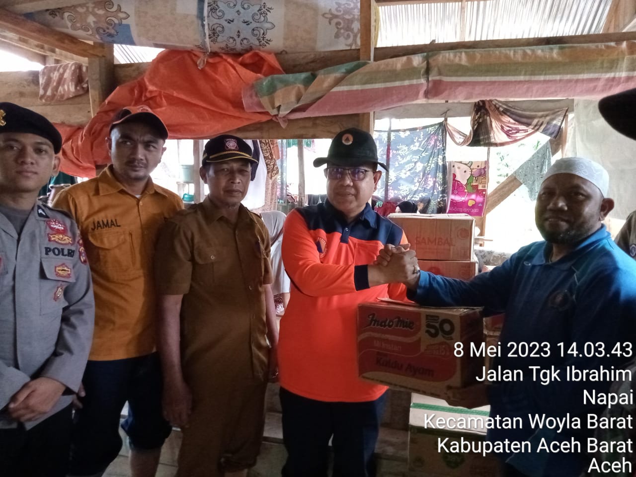 Pj Bupati Aceh Barat Tinjau Langsung Desa Yang Terdampak Banjir dan Salurkan Bantuan Masa Panik