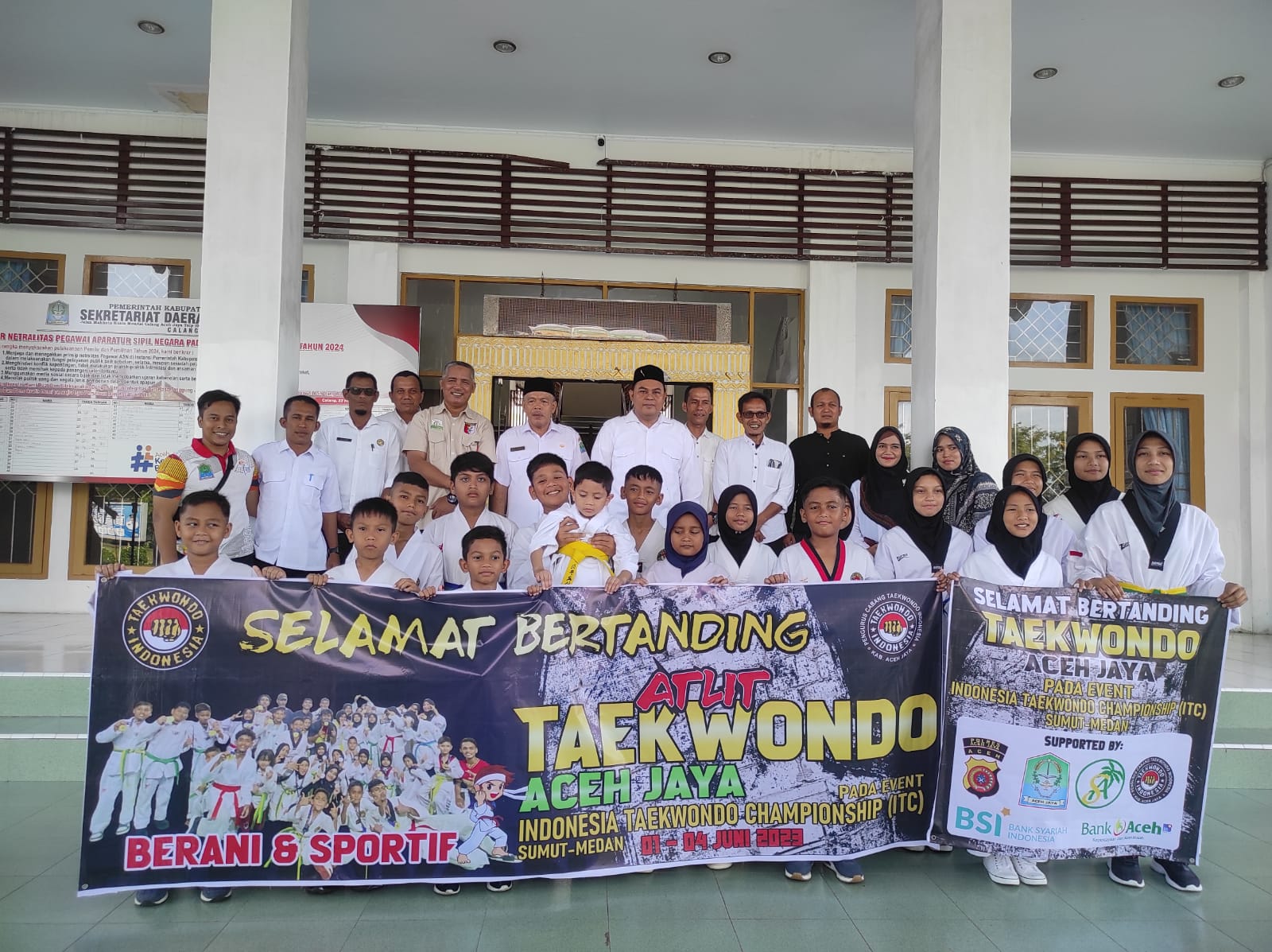 Sekda Aceh Jaya Melepas Atlet Taekwondo untuk Berkompetisi di even Taekwondo Championship Sumatera Utara