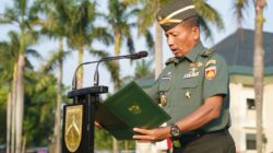 Kapok Sahli Pangdam IV/Diponegoro Sampaikan Pesan Pangdam Kepada Seluruh Prajurit dan PNS Pada Upacara 17-an