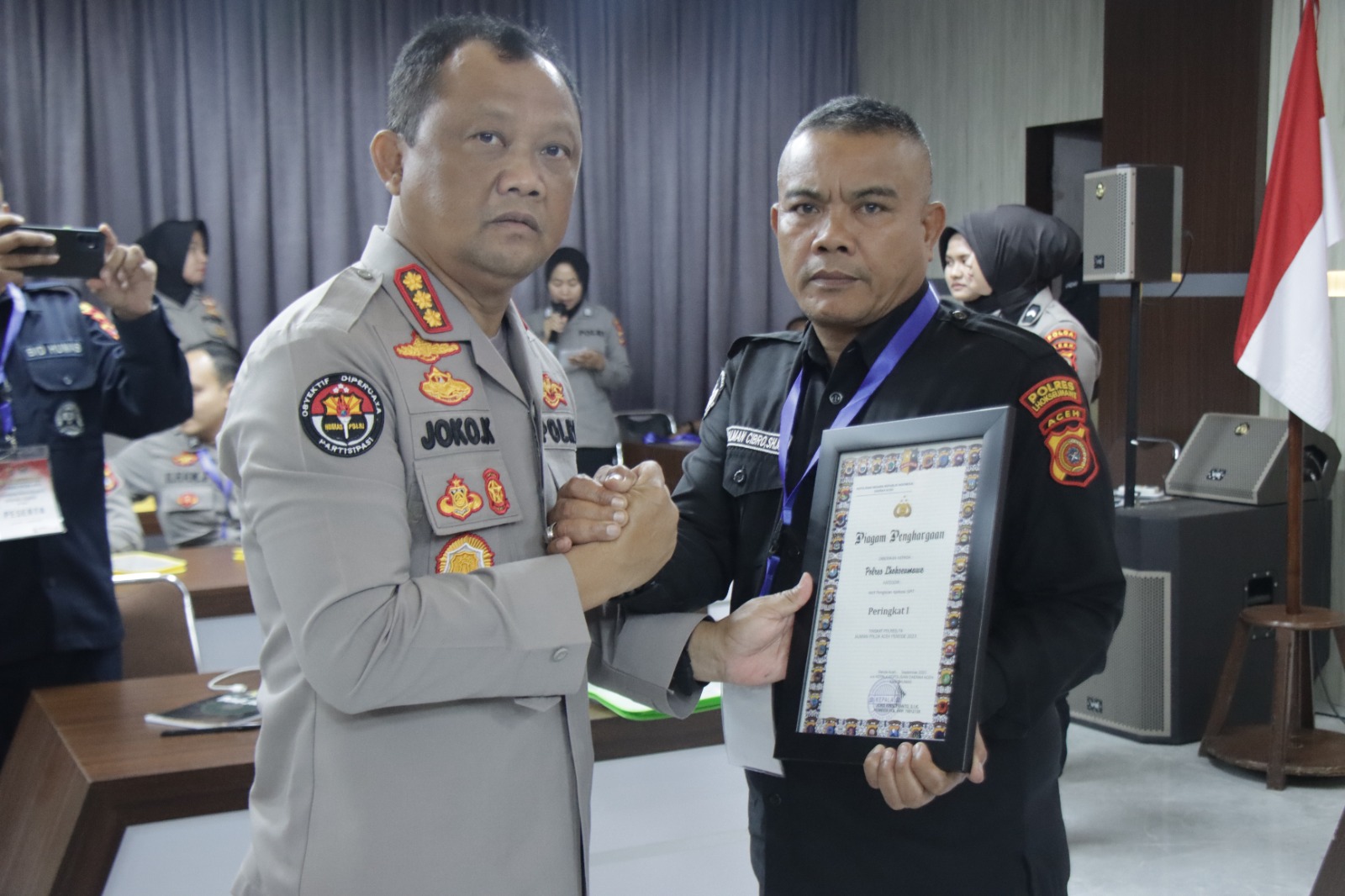 Humas Polres Lhokseumawe Raih Penghargaan Peringkat Pertama dalam Rakernis Bid Humas Polda Aceh