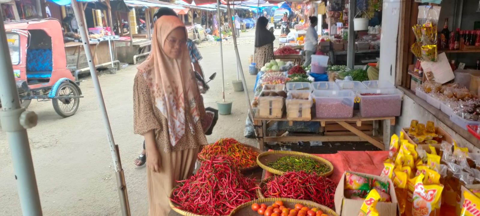 "Melejit Diangka 100 Ribu, Harga Cabai di Pasar Purwodadi Kota Arga Makmur BU"