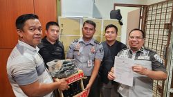 Kemenkumham Terima 15 Unit Senjata Api Laras Pendek Dari Polda Riau, Untuk Tingkatkan Pengamanan UPT Pemasyarakatan Riau