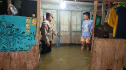 Tanggap Bencana,Polsek Aruta Sambangi Rumah Warga Pantau Debit Air